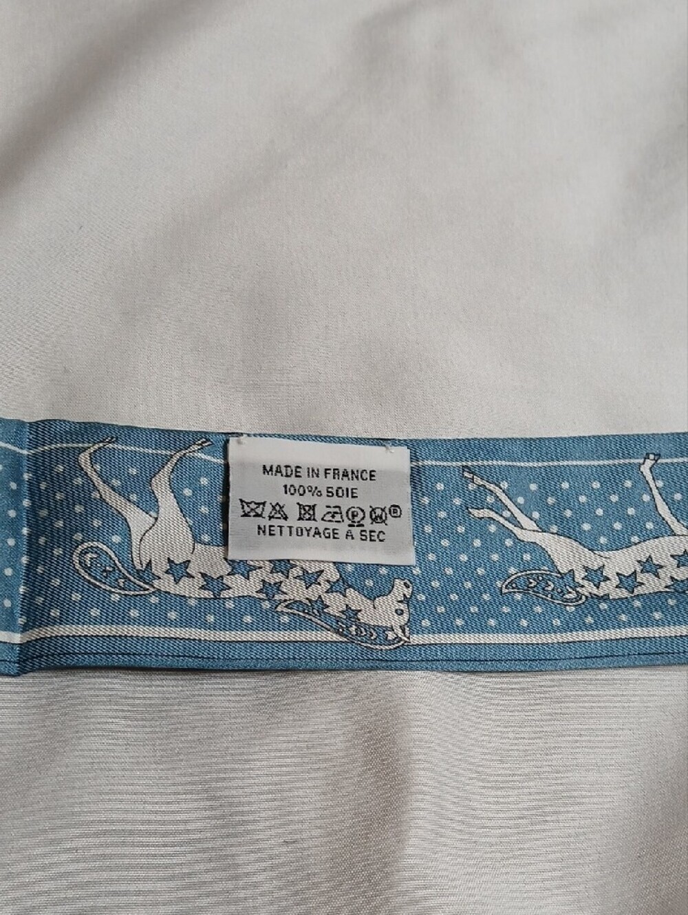 Hermès "Cheval de Coeur" Bandana Silk Twilly Scarf - Picture 4 of 4